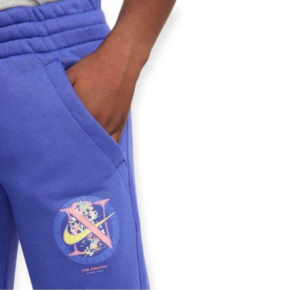 Nike Big Kids Purple Cozy Club Fleece Joggers Athletic Size Large (10-12) - Picture 2 of 12